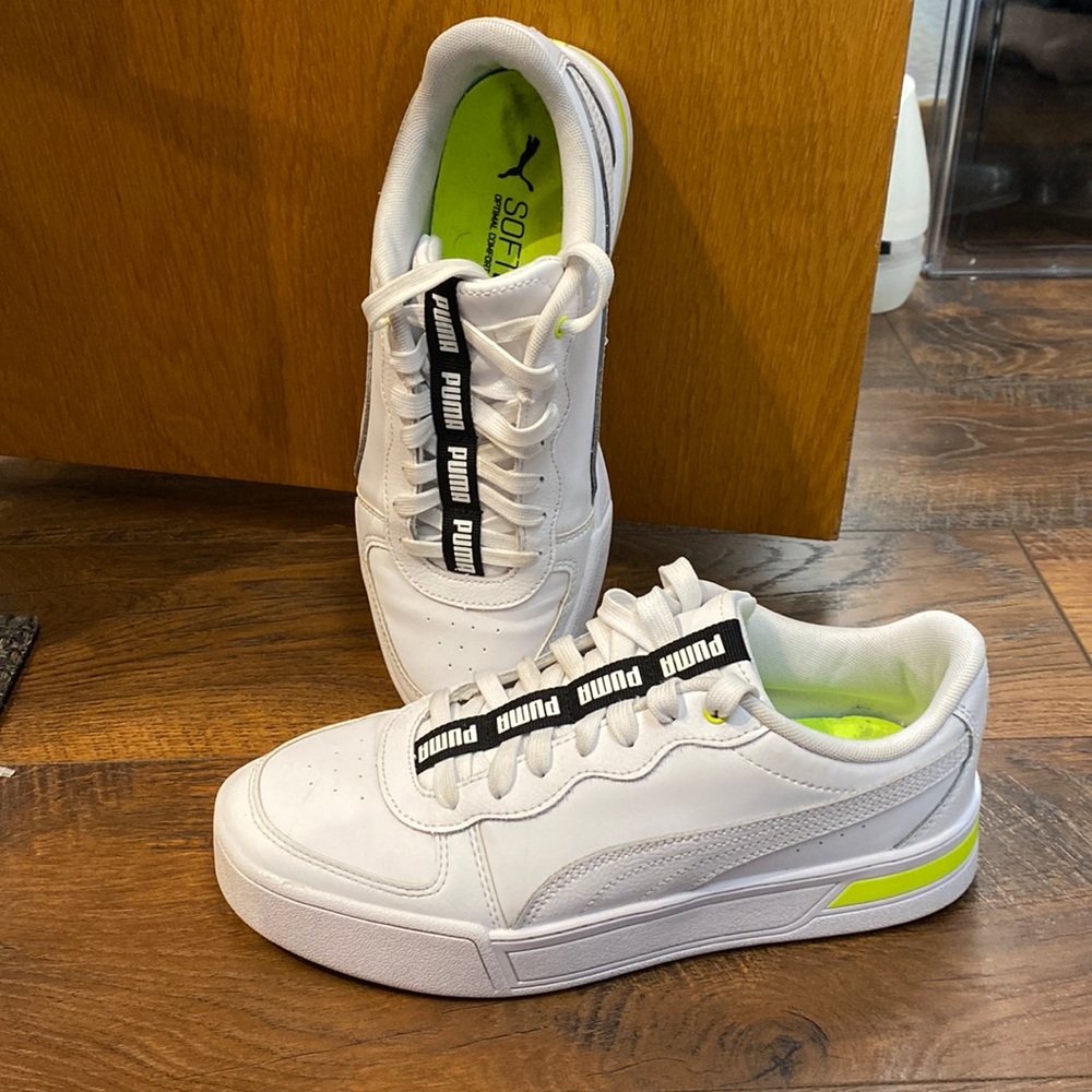 Like new Puma white sneakers!! Size 8.5